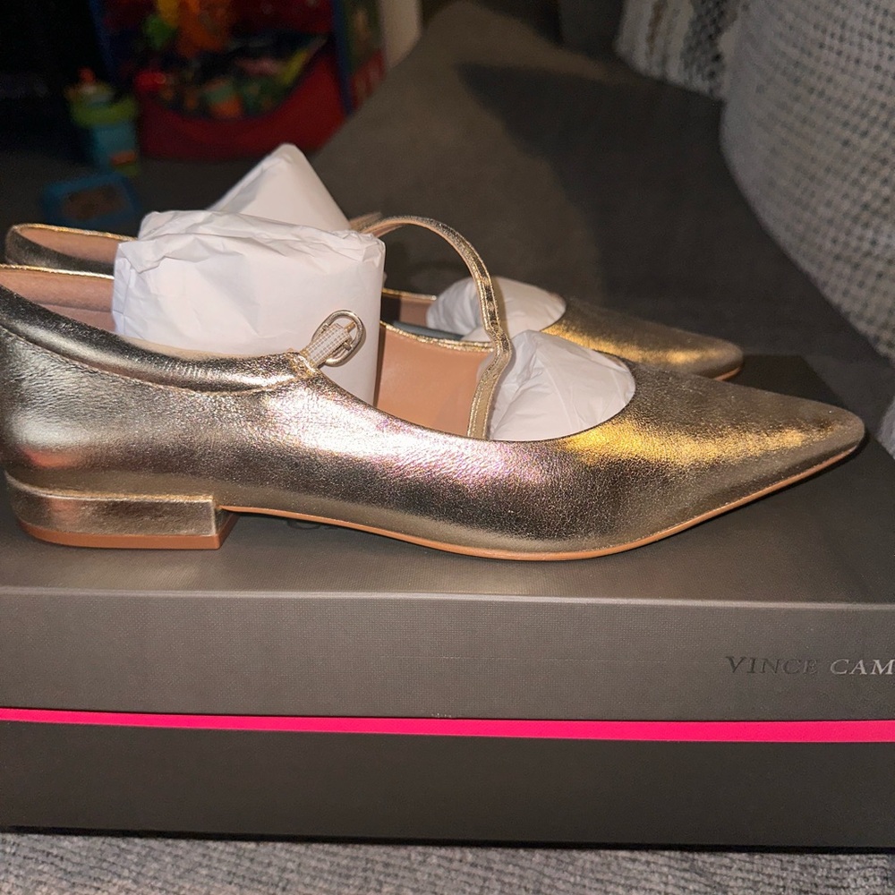 Vince Camuto Elegant Shoe Box